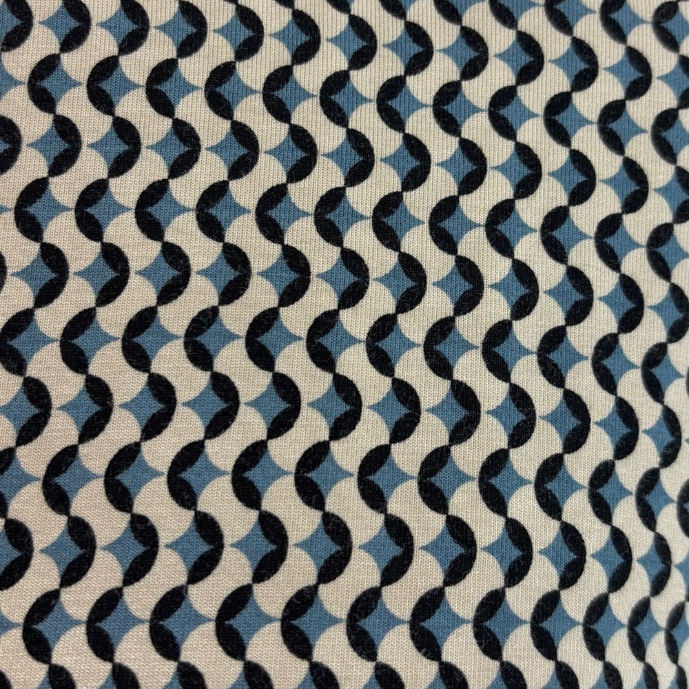 RW&Co geo print stretchy top